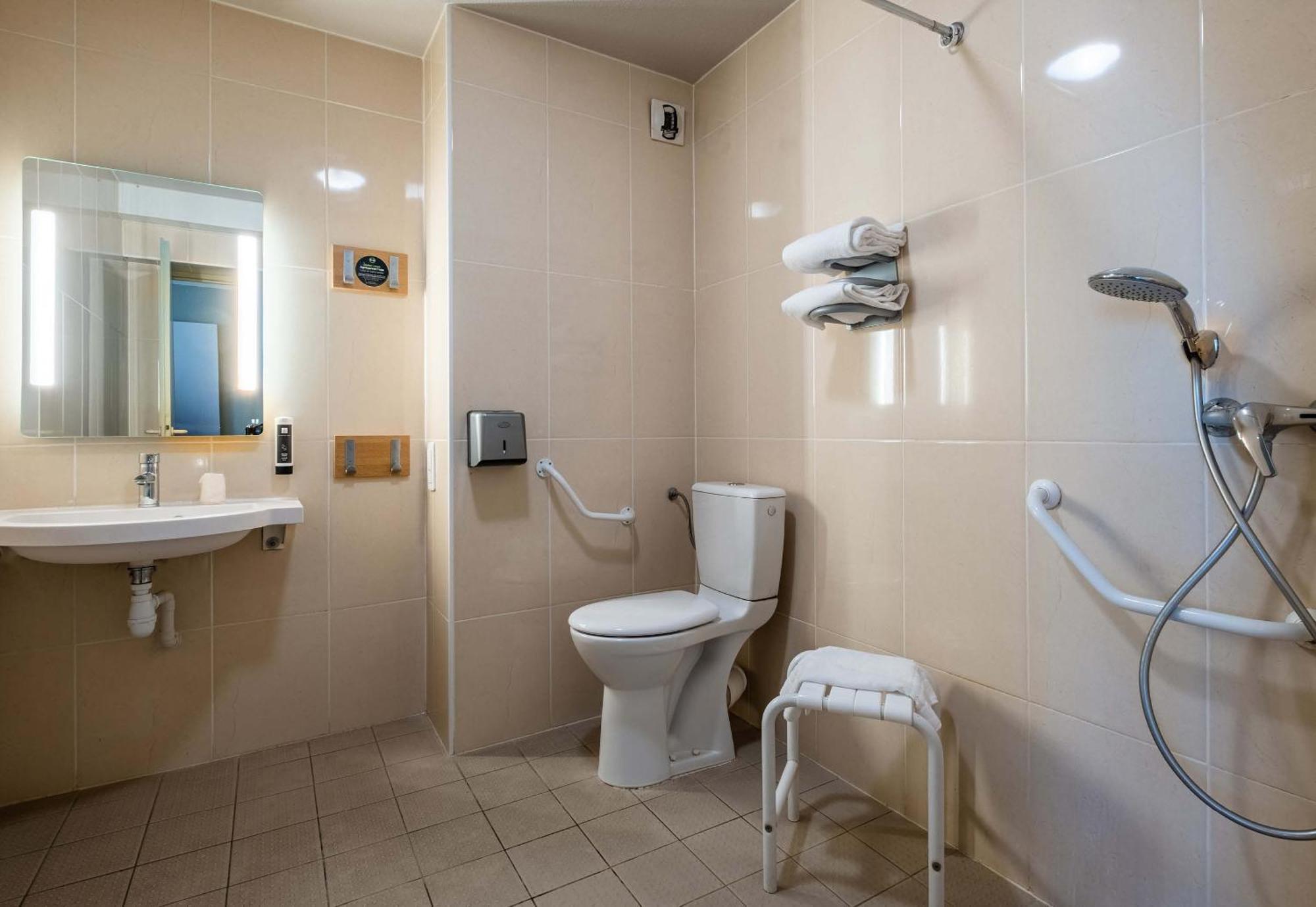 B&B Hotel Annecy Argonay Εξωτερικό φωτογραφία